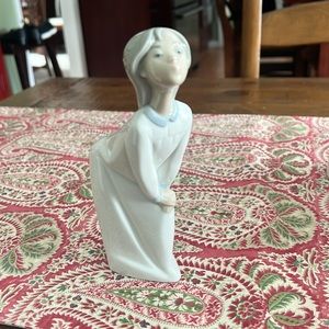 Lladro Girl Kissing